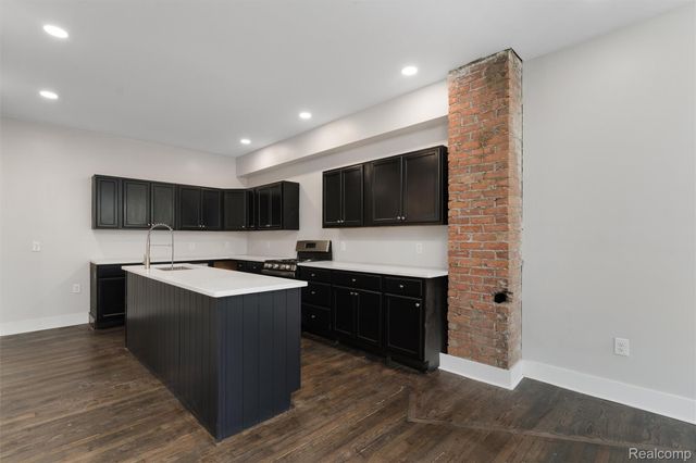 2233 Sheridan Street, Detroit, MI 48214