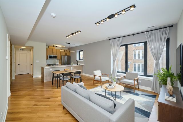 5200 N Winthrop Avenue 2S, Chicago, IL 60640