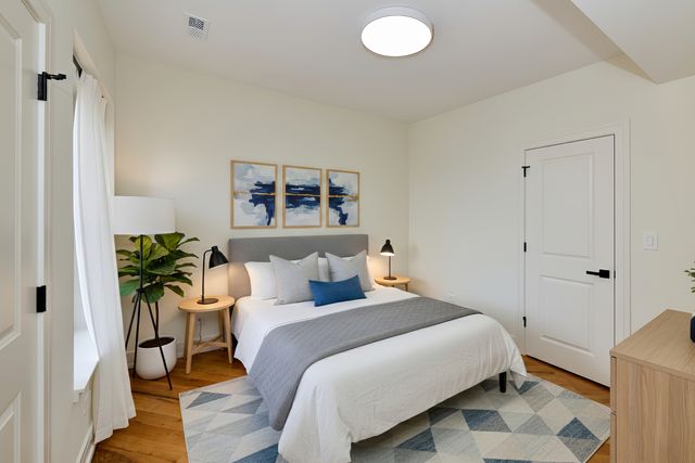 5200 N Winthrop Avenue 2S, Chicago, IL 60640