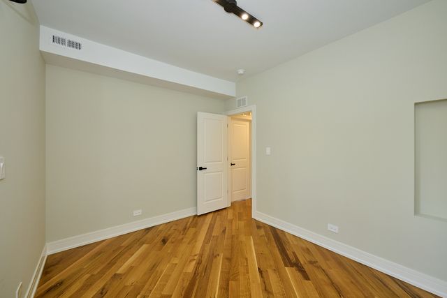 5200 N Winthrop Avenue 2S, Chicago, IL 60640