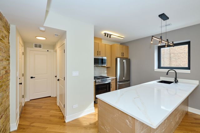 5200 N Winthrop Avenue 2S, Chicago, IL 60640