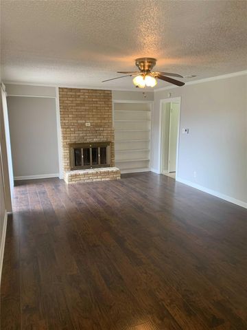 901 Downing Street, Forney, TX 75126