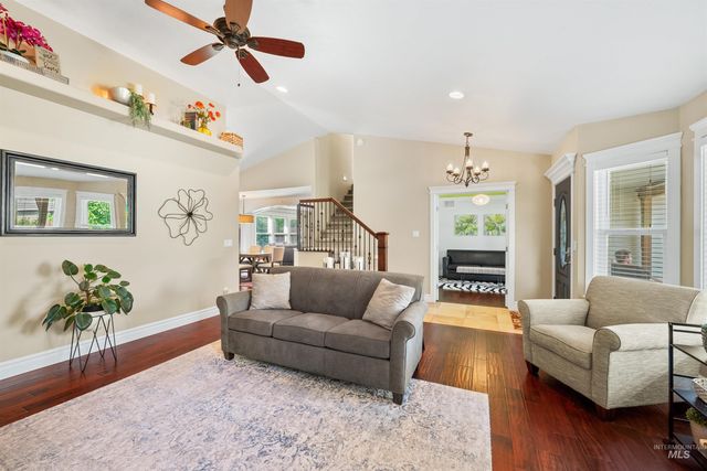 5399 N Steamboat Way, Boise, ID 83713