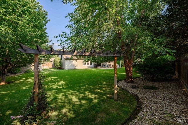 5399 N Steamboat Way, Boise, ID 83713