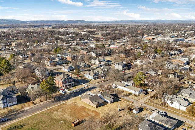 916 N 13th, Fort Smith, AR 72901