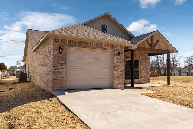 916 N 13th, Fort Smith, AR 72901