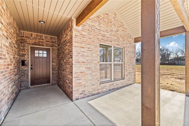 916 N 13th, Fort Smith, AR 72901