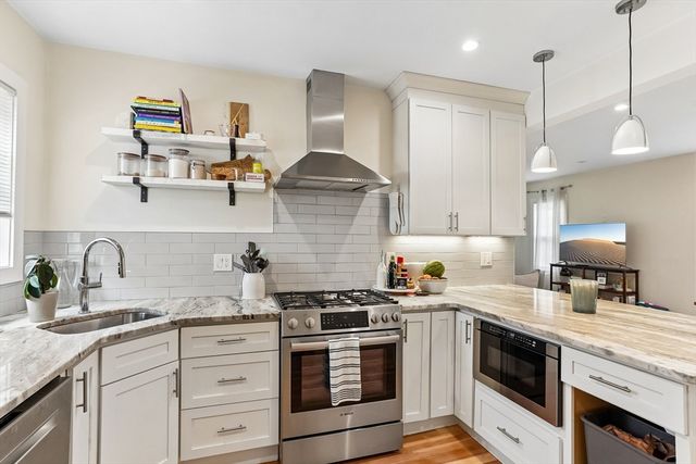 48 Whitfield Rd 48, Somerville, MA 02144