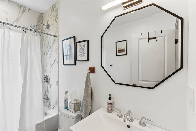 48 Whitfield Rd 48, Somerville, MA 02144