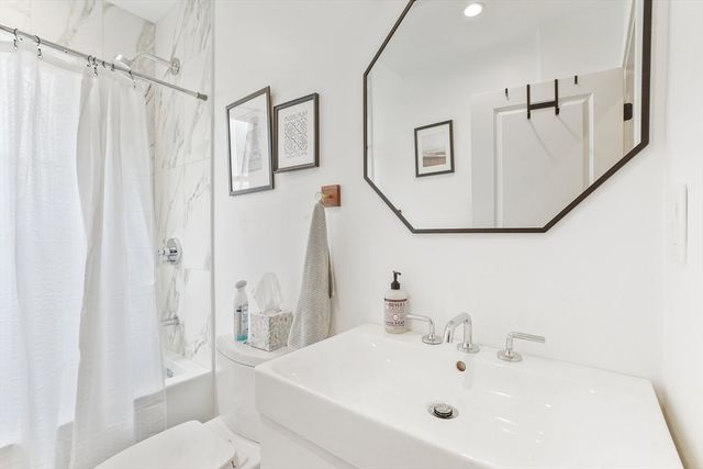 48 Whitfield Rd 48, Somerville, MA 02144