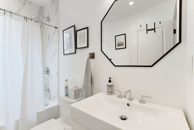 48 Whitfield Rd 48, Somerville, MA 02144