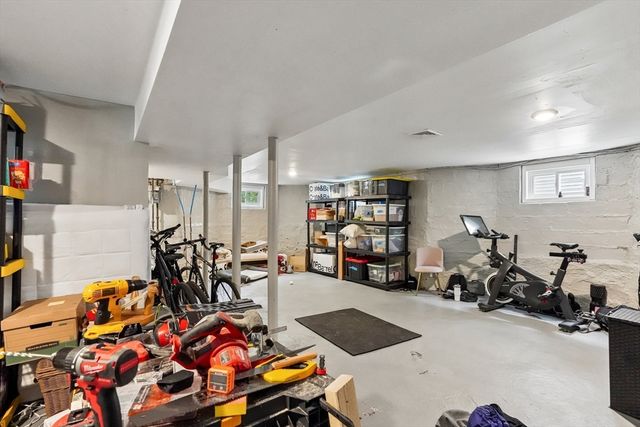 48 Whitfield Rd 48, Somerville, MA 02144