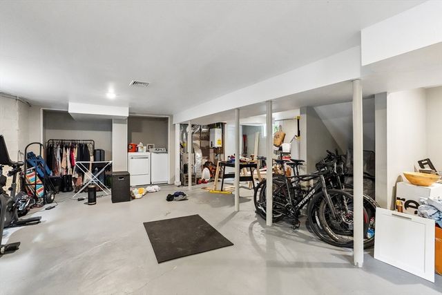 48 Whitfield Rd 48, Somerville, MA 02144