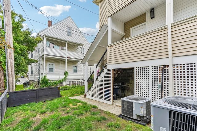 48 Whitfield Rd 48, Somerville, MA 02144