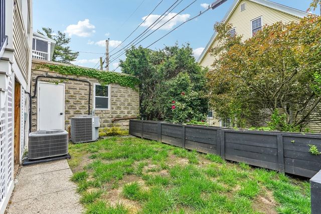 48 Whitfield Rd 48, Somerville, MA 02144