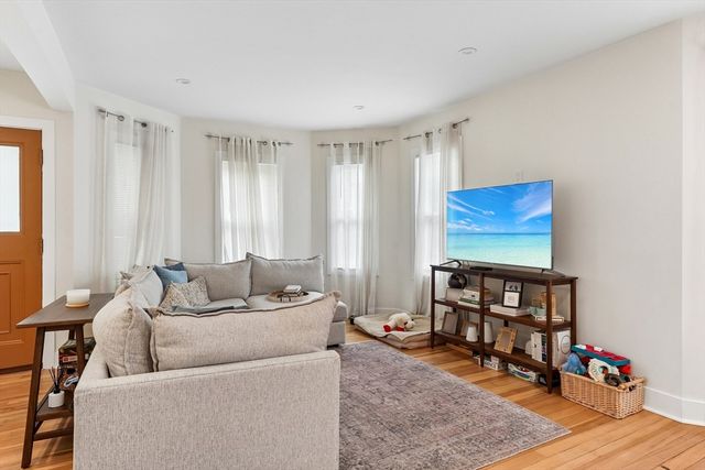 48 Whitfield Rd 48, Somerville, MA 02144