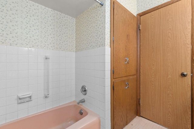 903 HARDING STREET, Waupaca, WI 54981