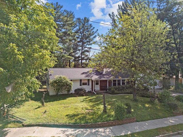 903 HARDING STREET, Waupaca, WI 54981