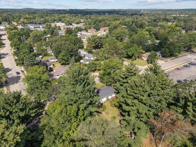 903 HARDING STREET, Waupaca, WI 54981