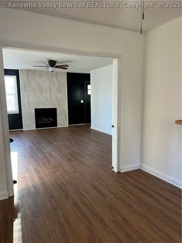 115 Ravenswood Pike Road, Ripley, WV 25271