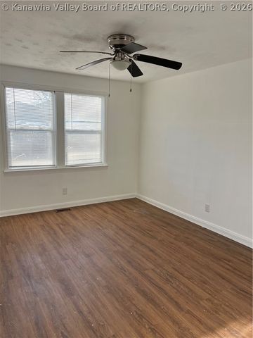 115 Ravenswood Pike Road, Ripley, WV 25271