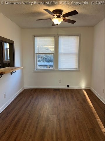 115 Ravenswood Pike Road, Ripley, WV 25271