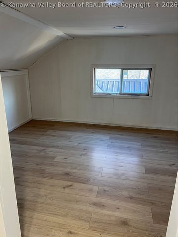 115 Ravenswood Pike Road, Ripley, WV 25271