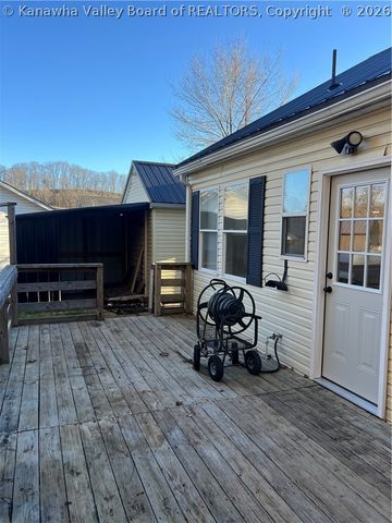 115 Ravenswood Pike Road, Ripley, WV 25271