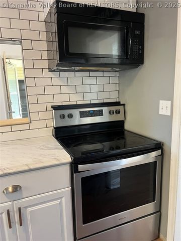 115 Ravenswood Pike Road, Ripley, WV 25271