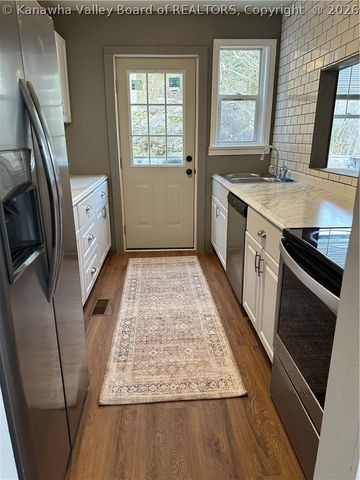 115 Ravenswood Pike Road, Ripley, WV 25271