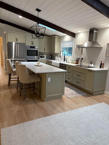 121 Upper Bay Road, Sunapee, NH 03287