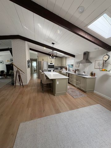 121 Upper Bay Road, Sunapee, NH 03287