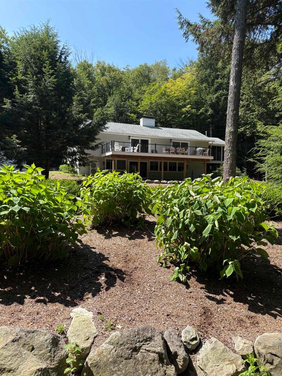 121 Upper Bay Road, Sunapee, NH 03287