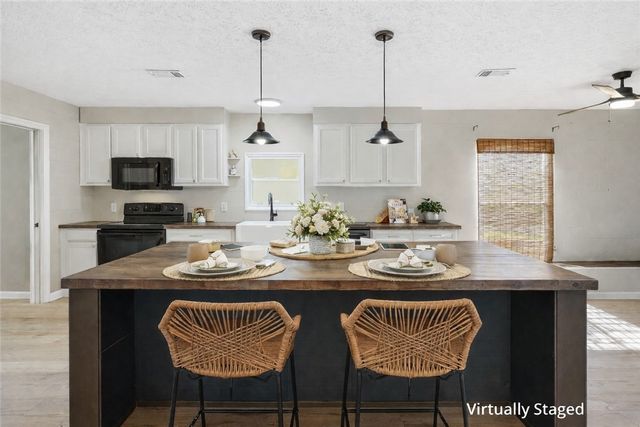 124 County Road 632, Sinton, TX 78387