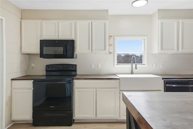 124 County Road 632, Sinton, TX 78387