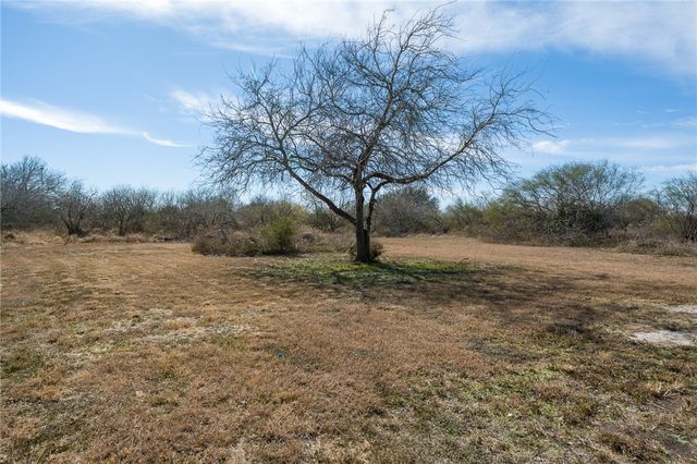 124 County Road 632, Sinton, TX 78387