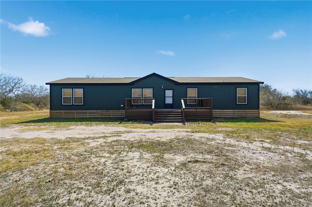 124 County Road 632, Sinton, TX 78387