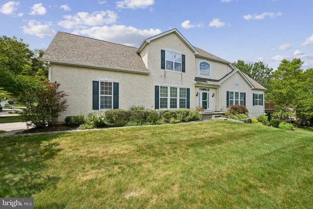 10 BARTONS MILL DR, Washington Crossing, PA 18977