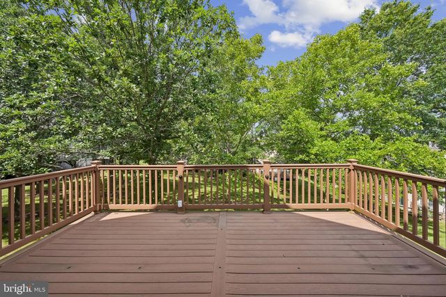 10 BARTONS MILL DR, Washington Crossing, PA 18977