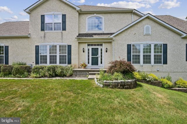 10 BARTONS MILL DR, Washington Crossing, PA 18977