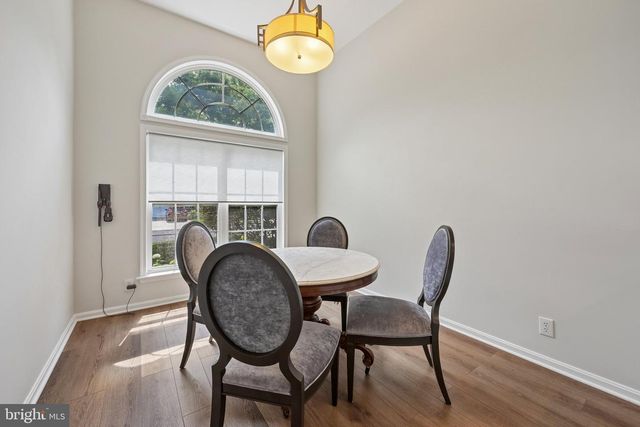 10 BARTONS MILL DR, Washington Crossing, PA 18977