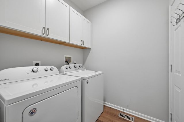 10 BARTONS MILL DR, Washington Crossing, PA 18977