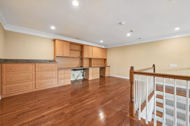 10 BARTONS MILL DR, Washington Crossing, PA 18977