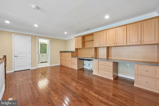 10 BARTONS MILL DR, Washington Crossing, PA 18977