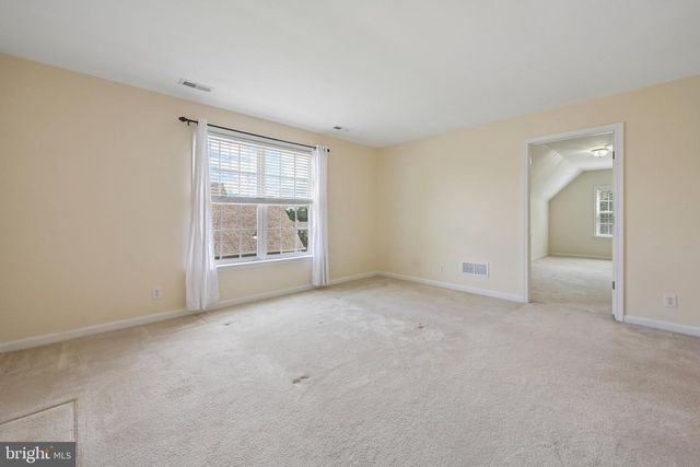 10 BARTONS MILL DR, Washington Crossing, PA 18977