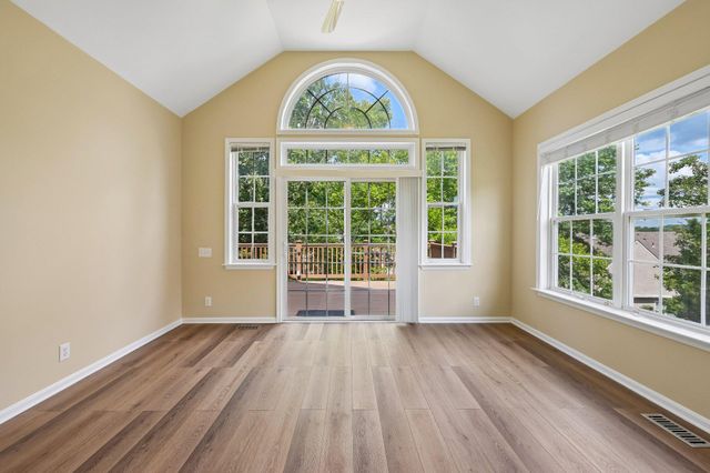10 BARTONS MILL DR, Washington Crossing, PA 18977