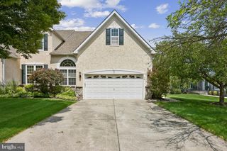 10 BARTONS MILL DR, Washington Crossing, PA 18977