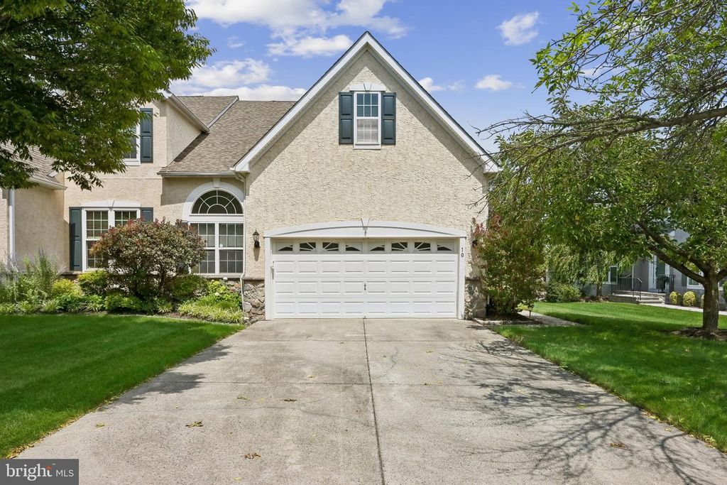 10 BARTONS MILL DR, Washington Crossing, PA 18977