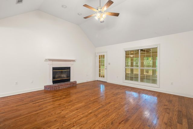 14 Silver Creek, Hattiesburg, MS 39402