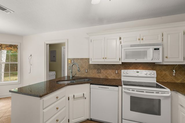 14 Silver Creek, Hattiesburg, MS 39402